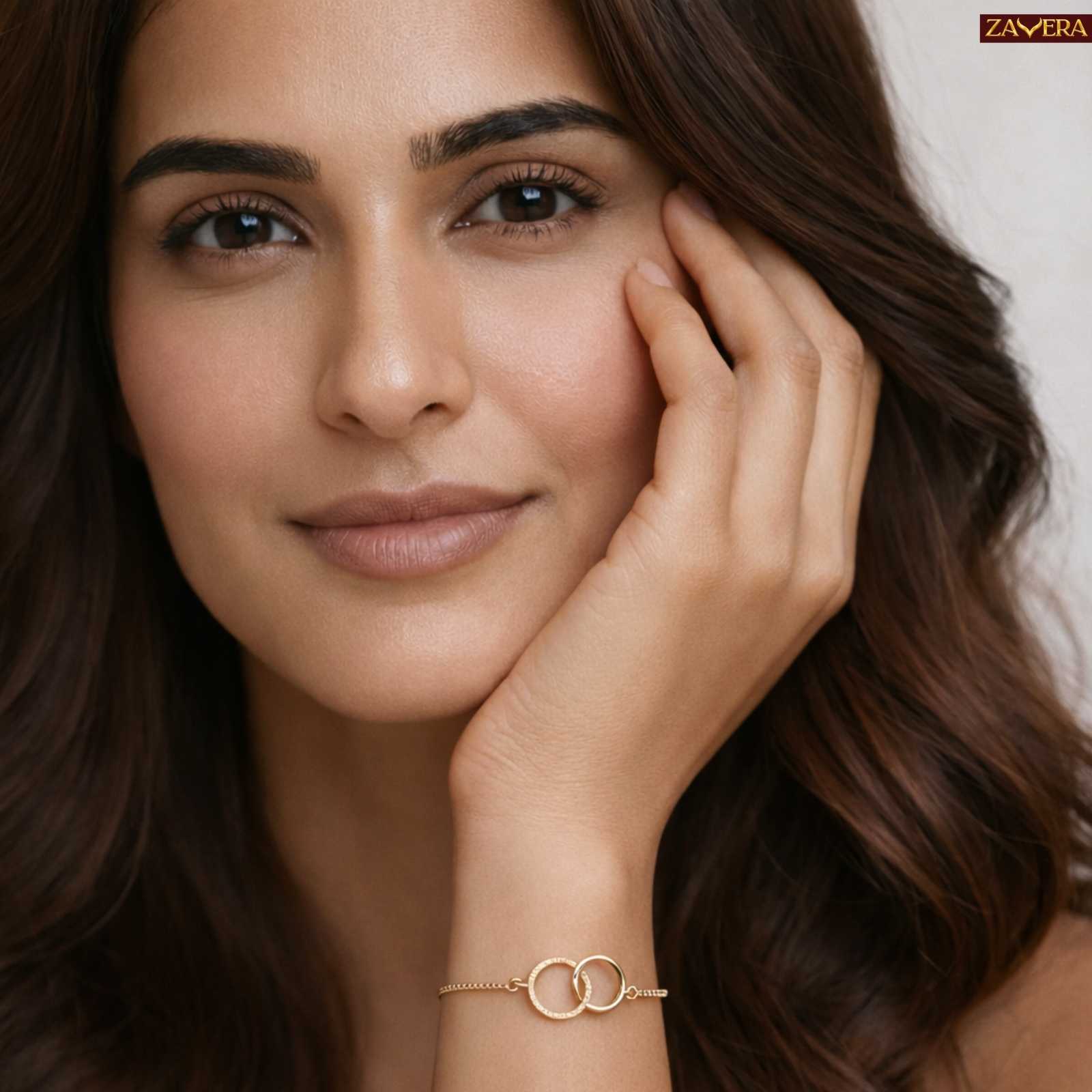 Elegant Link Circle Gold Plated Bracelet For Women