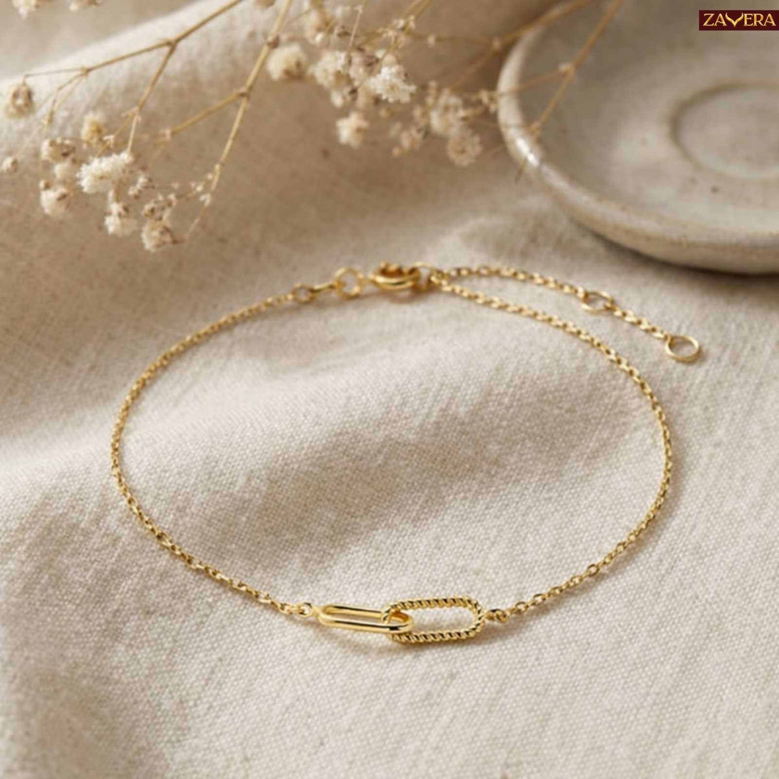 Elegant Oval Link Gold Plated Bracelet For Women