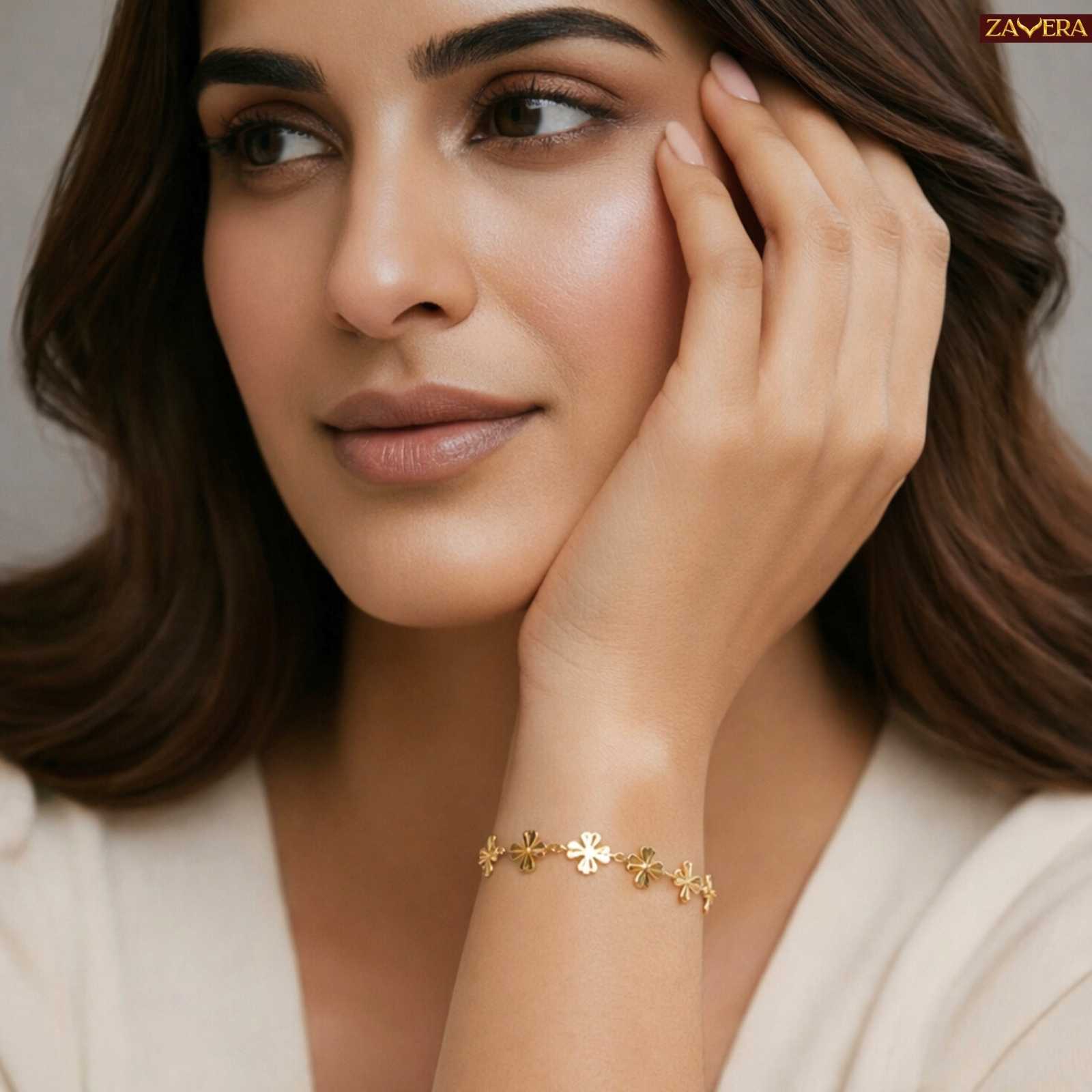 Simple Elegant Four Leaf Clover Gold Plated Bracelet
